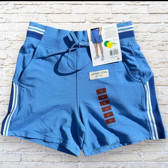 NWT Earth Yoga French Terry Rib Trim Blue Women's Shorts Size Medium - Picture 1 of 4